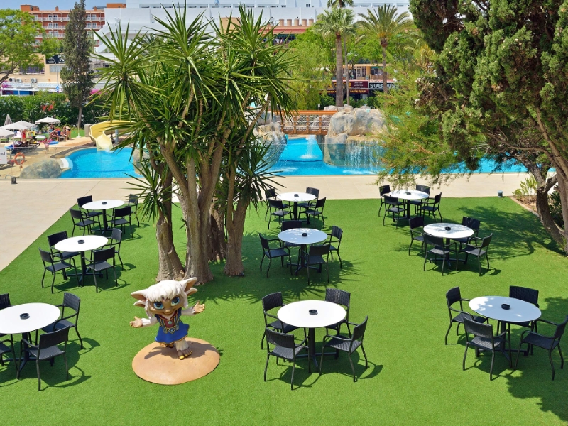 Sports Bar Terrace
