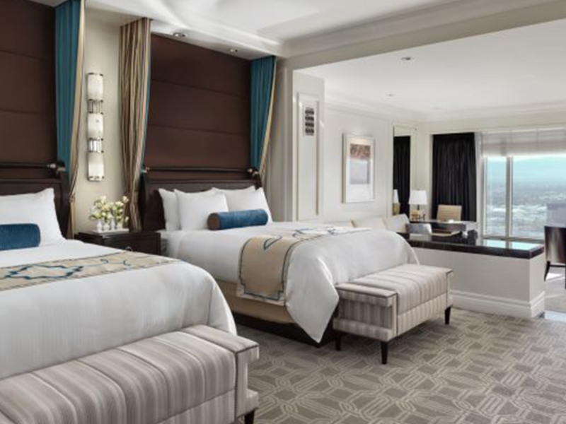 Luxury Two Queen Suite Prestige Club Lounge Access City View