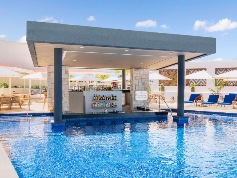 Pool Bar