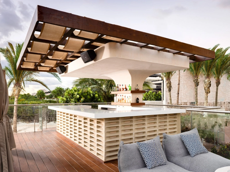 Pool Bar