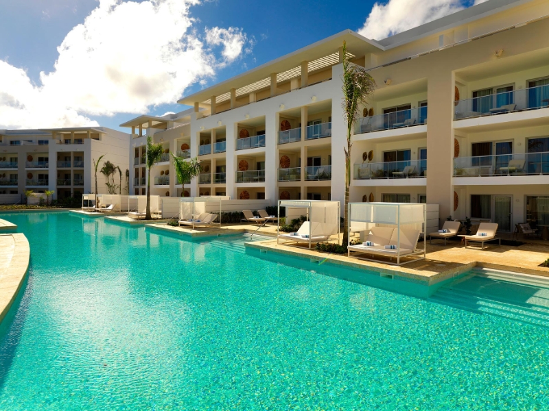 Swim Up Suites