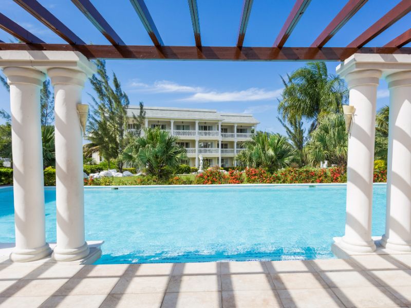 Pool view Grand Palladium Lady Hamilton