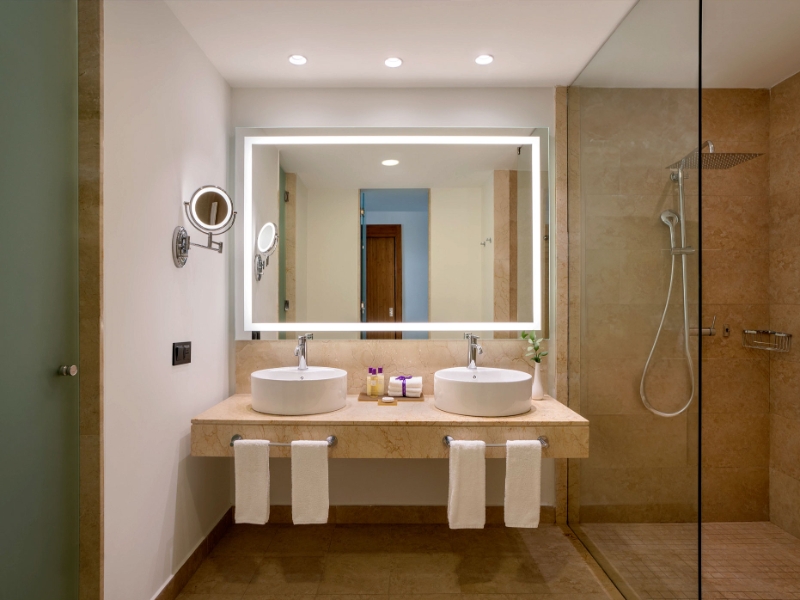 Allure + Xhale Club Junior Suite Bathroom