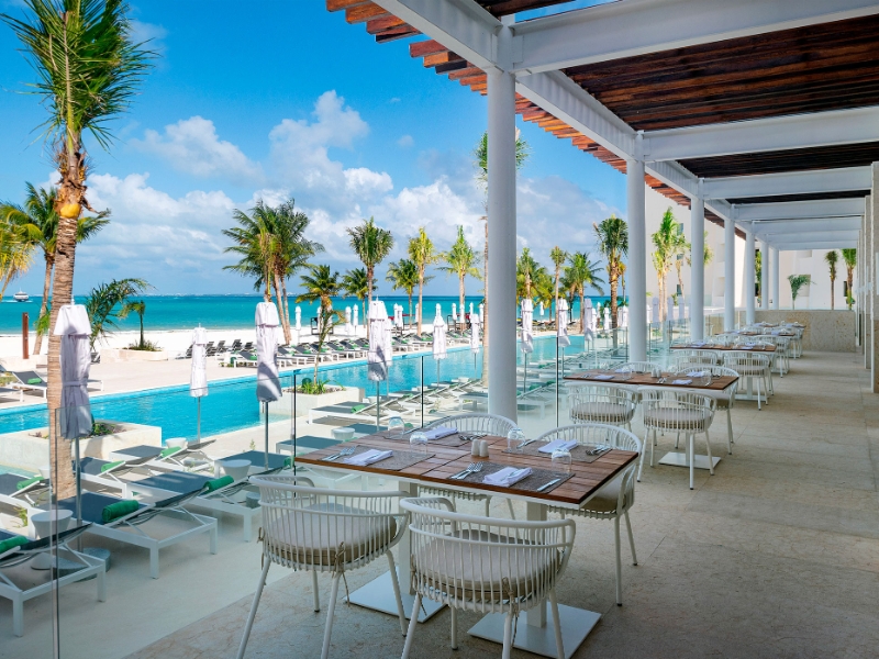 Merkado Restaurant Terrace Pool