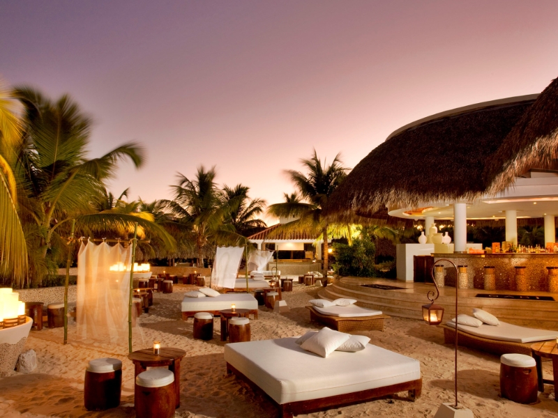 Riviera Restaurant The Level exclusive