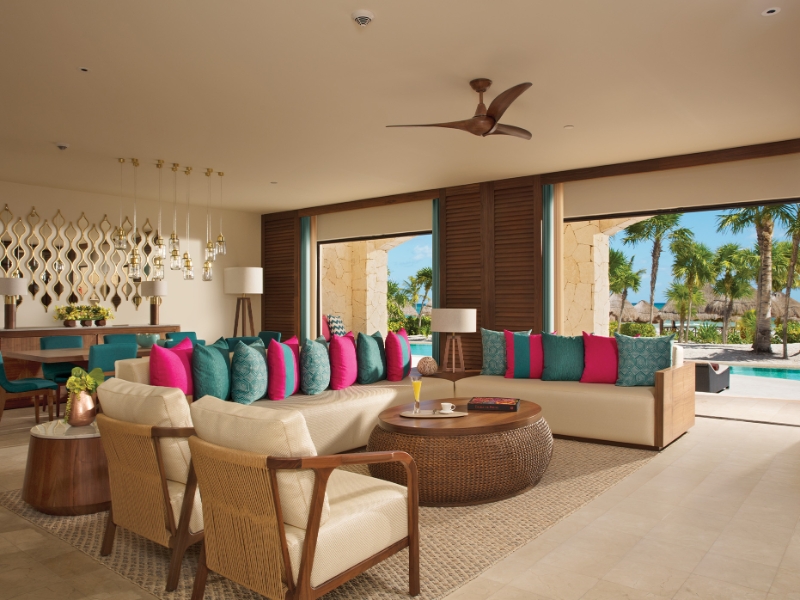 Presidential Suite Swim Out Living Room