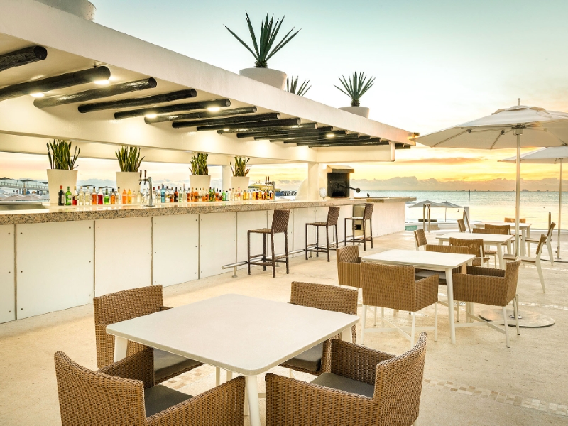 Aqua bar