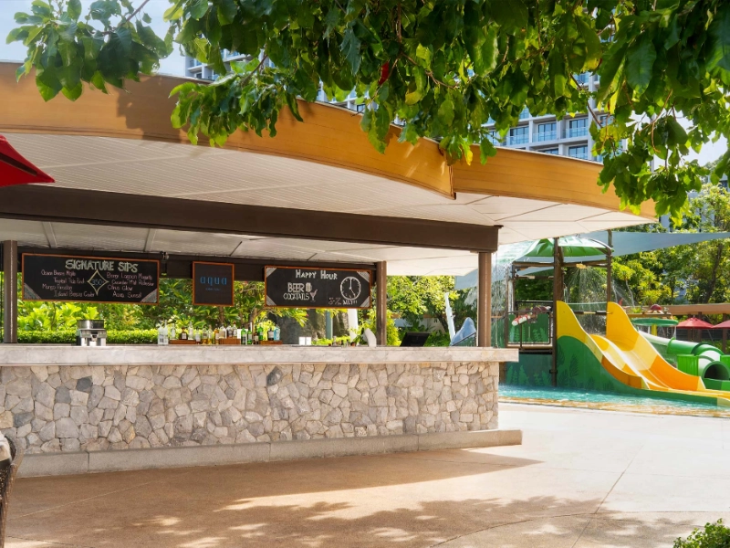 Pool Bar