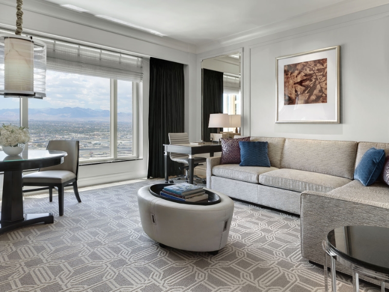 Luxury King Suite
