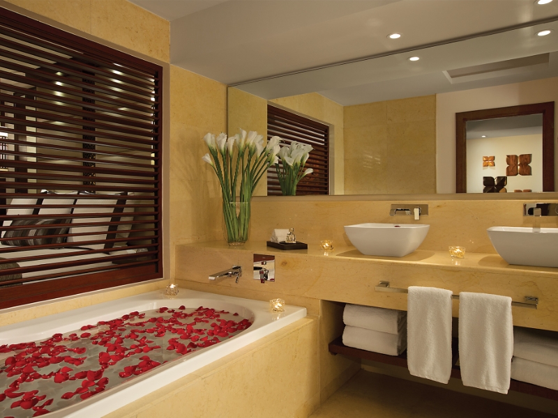 Bathroom for all Junior Suite