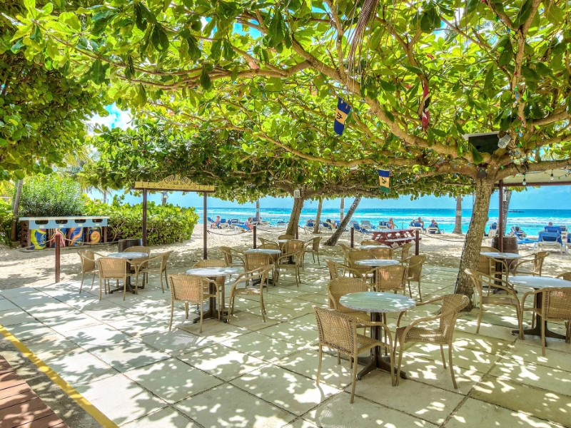 Captain Charlies Beach Bar