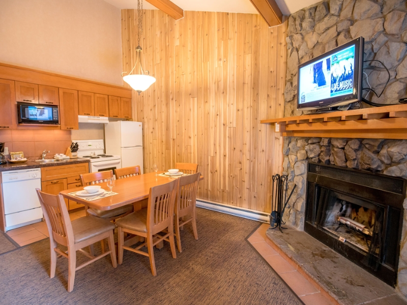 One Bedroom Loft Condo 3 Queens