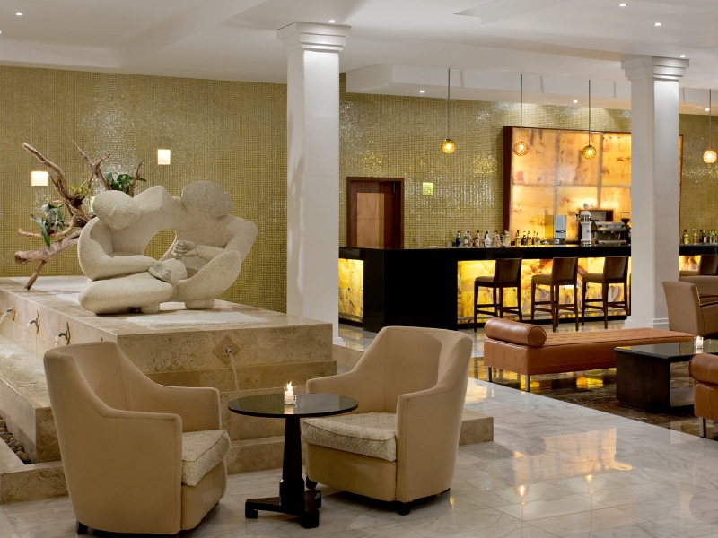 Lobby Bar
