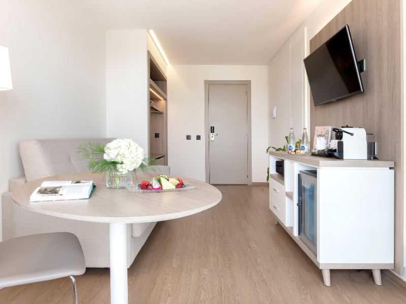 Junior Suite Living
