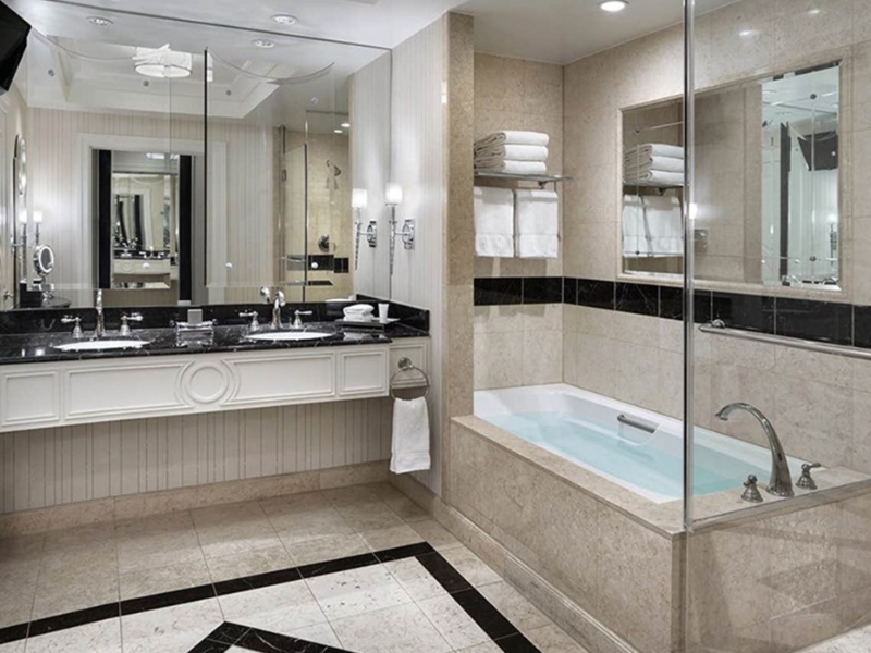 Luxury King Suite