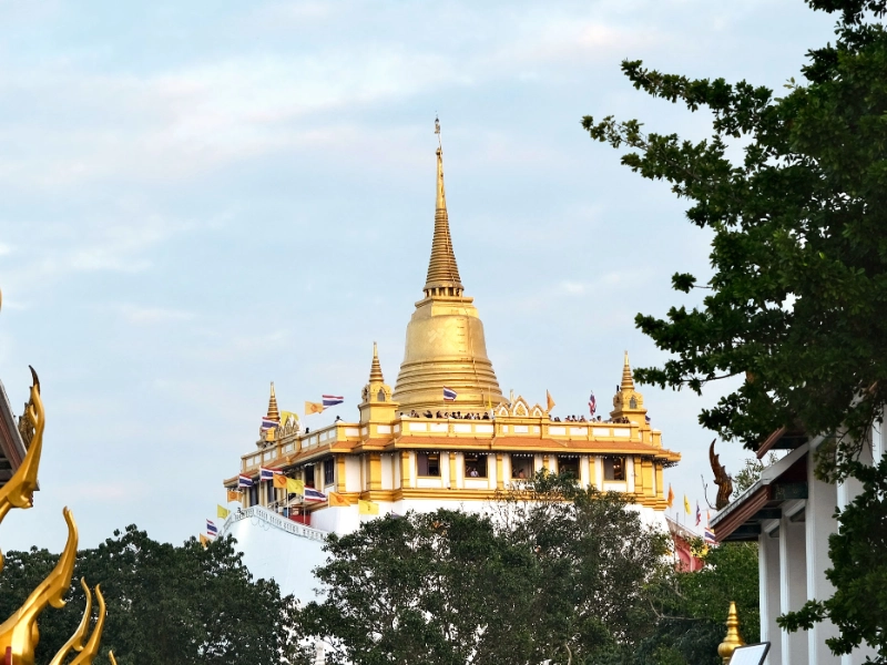 Wat Phu Khao Thong