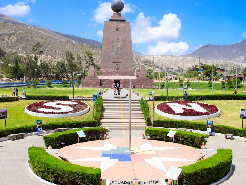 Mitad del Mundo monument