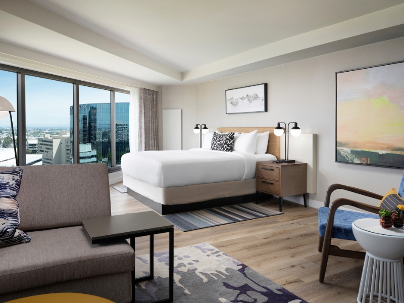 Guestroom Corner King Studio Wide