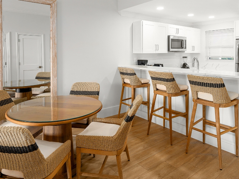 Deluxe One Bedroom Garden Suite Kitchen Living