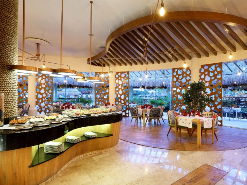 La Lola Restaurant
