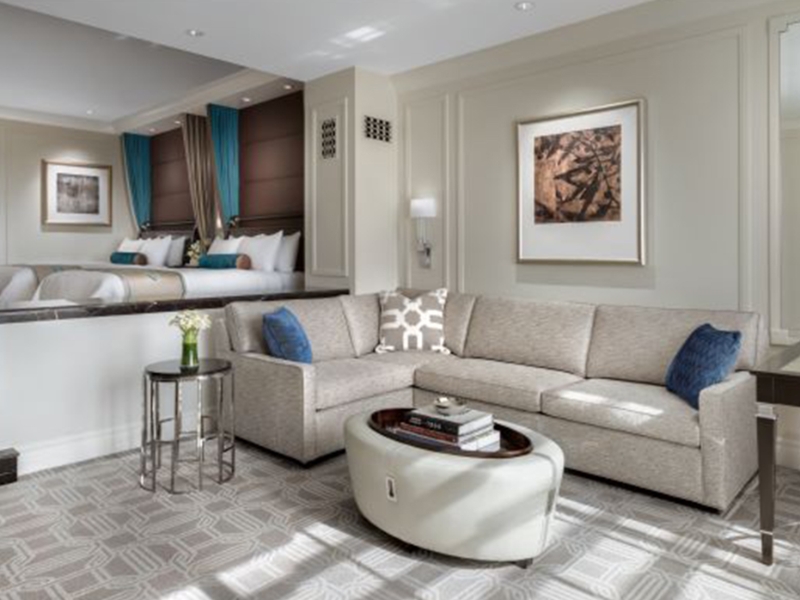 Luxury Two Queen Suite Prestige Club Lounge Access City View