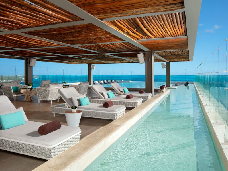 Rooftop Pool Lounge
