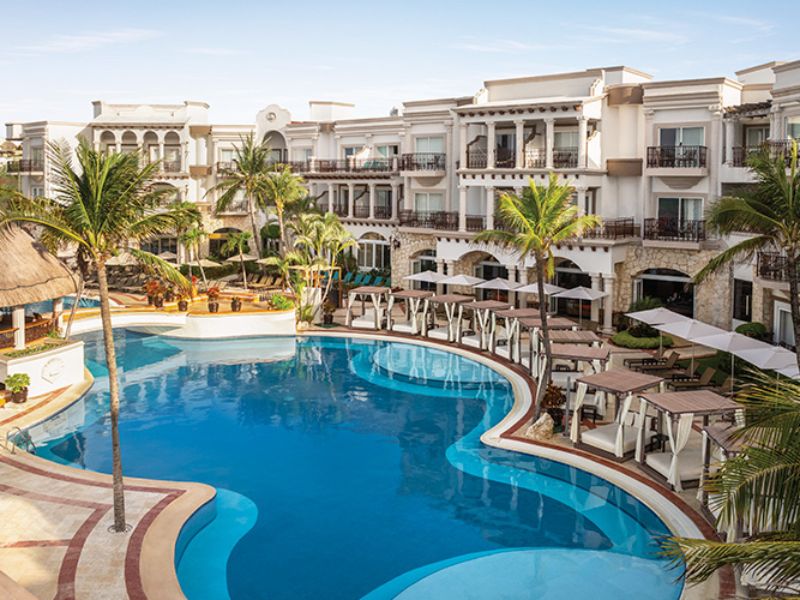 Wyndham Alltra Playa del Carmen Pool