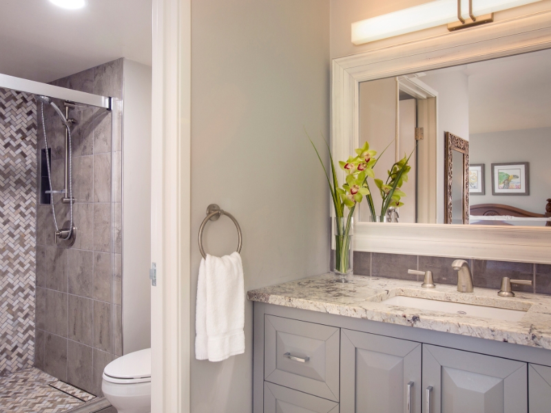 Two Bedroom Two Bath Oceanfront Premium Bathroom