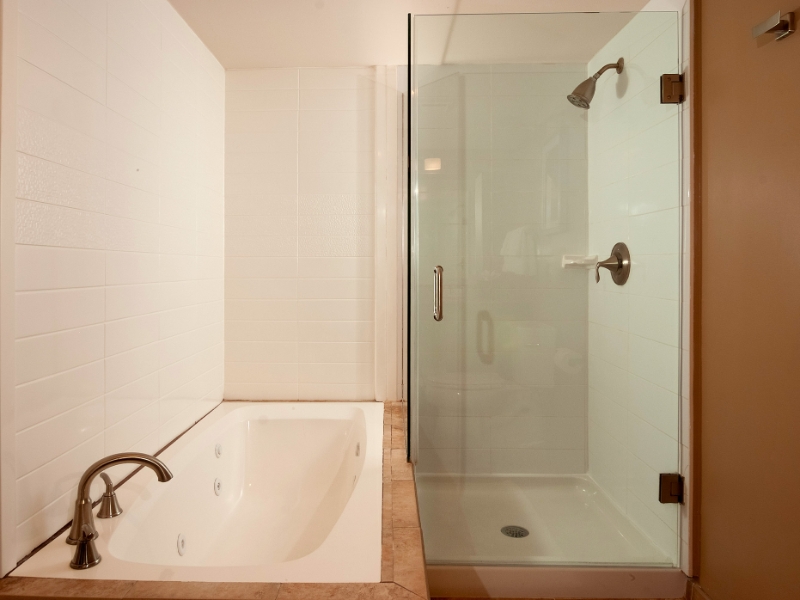 Suite Bathroom