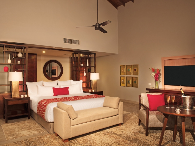 Preferred Club Master Suite Preferred Club Master Suite Swim Up