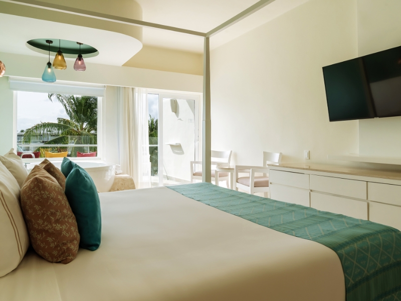 Premium Pool View Room