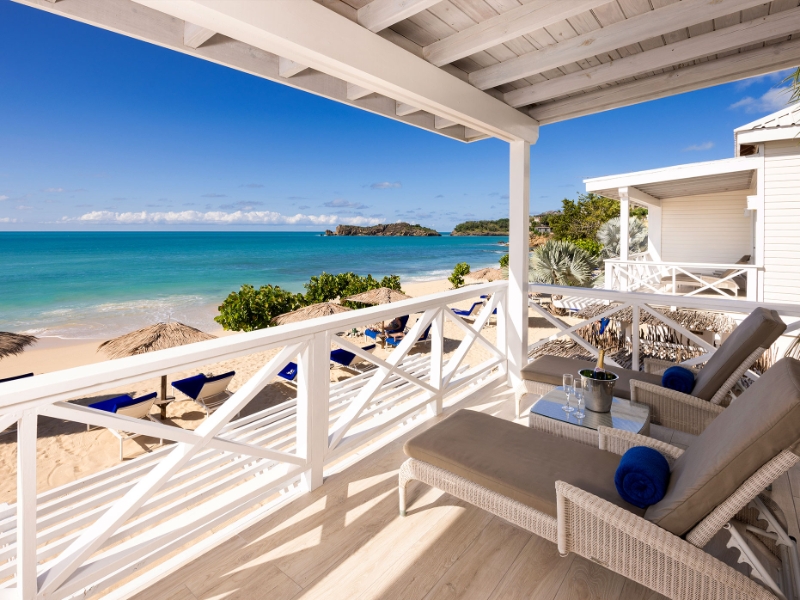 Premium Beachfront Suite Balcony