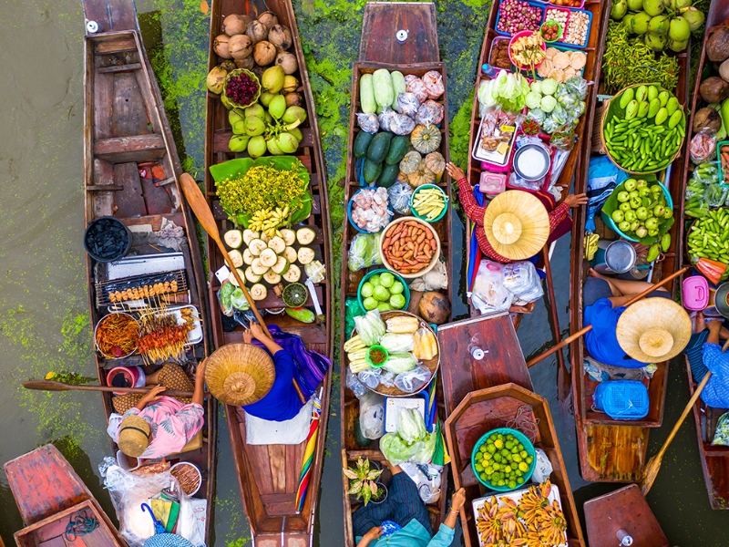 amnoen Saduak floating market