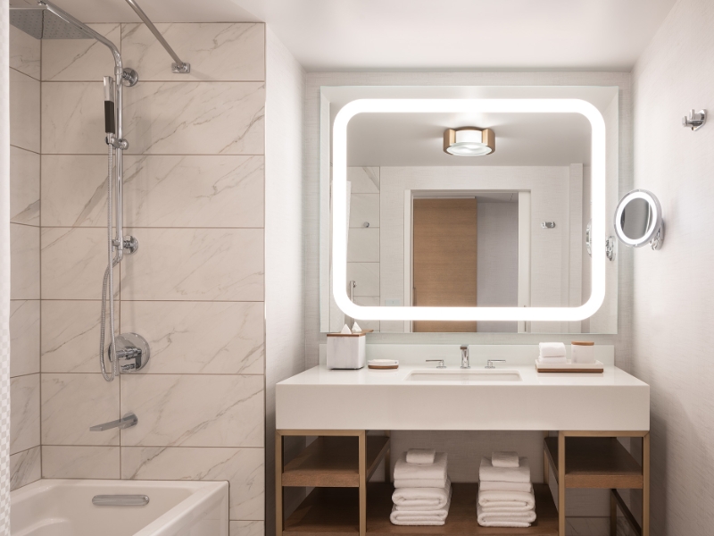 Bathroom with Tub