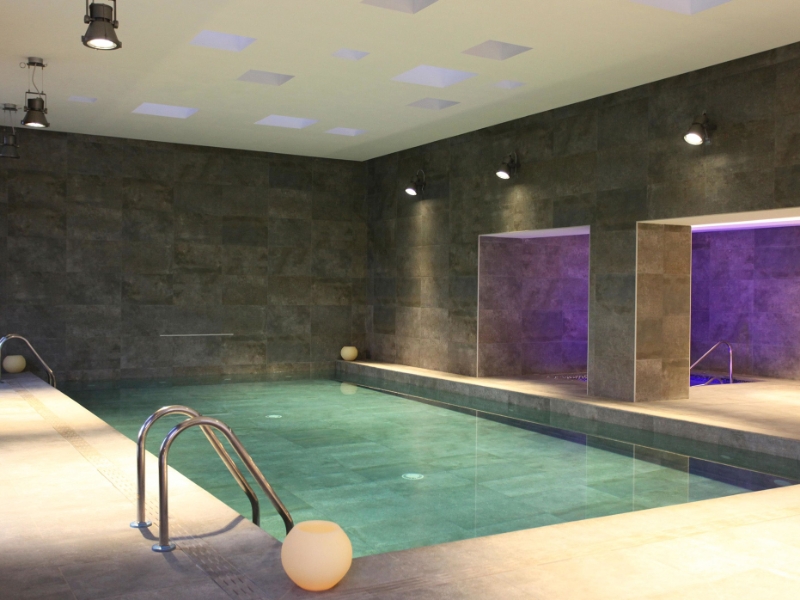 Pool Indoor
