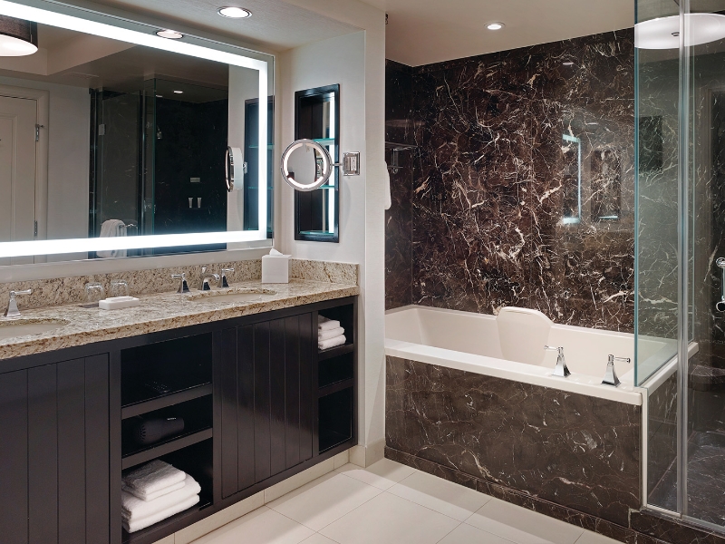 Premier King Suite Bathroom