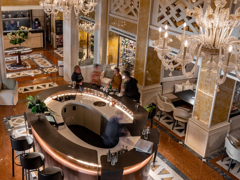 Canova Bar