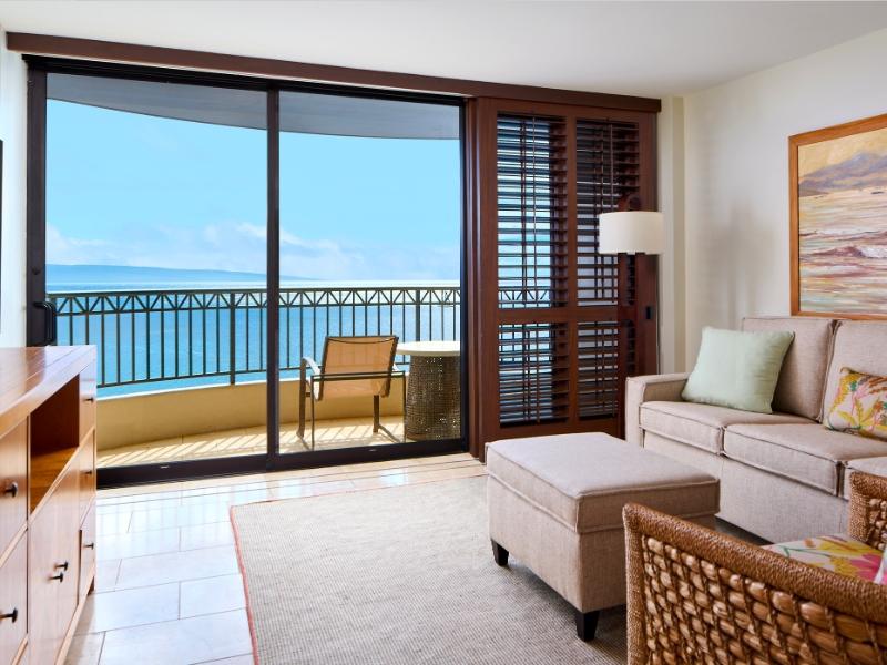 One Bedroom Ocean Front Lanai Suite 