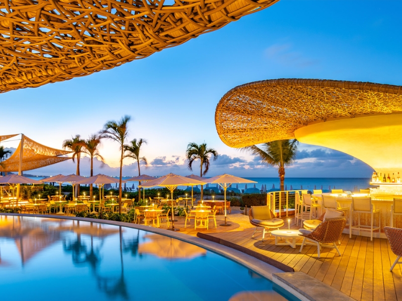 Pool Bar