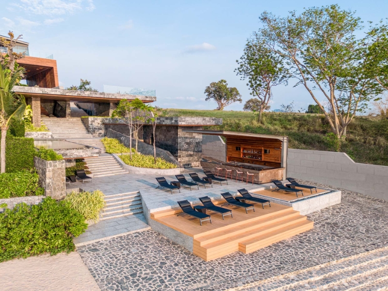 Outdoor Lounge