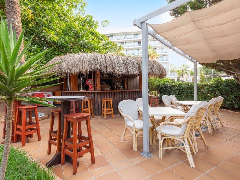 Pool Bar