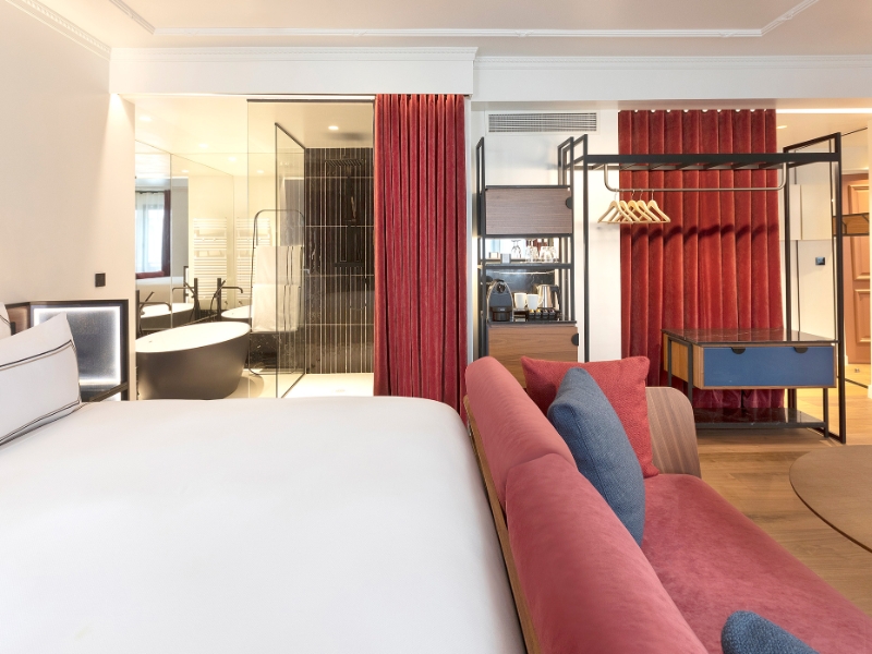 Singular Extra Room