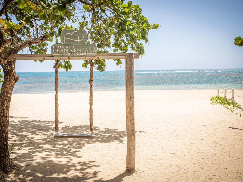 Columpio Beach