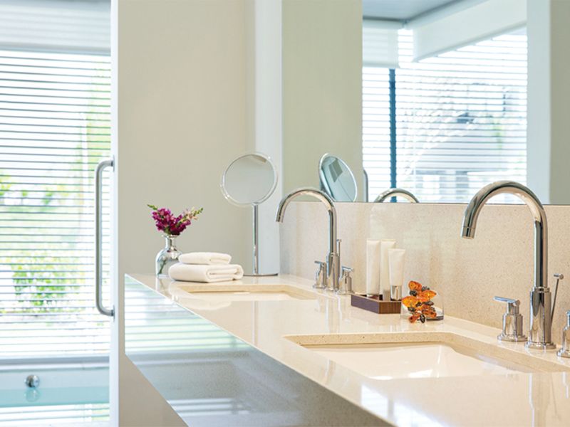 Pool View Suite Bathroom