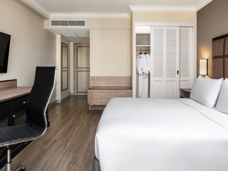 Deluxe Room King Bed