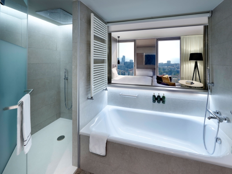 The Level Master Suite Sea View Bathroom