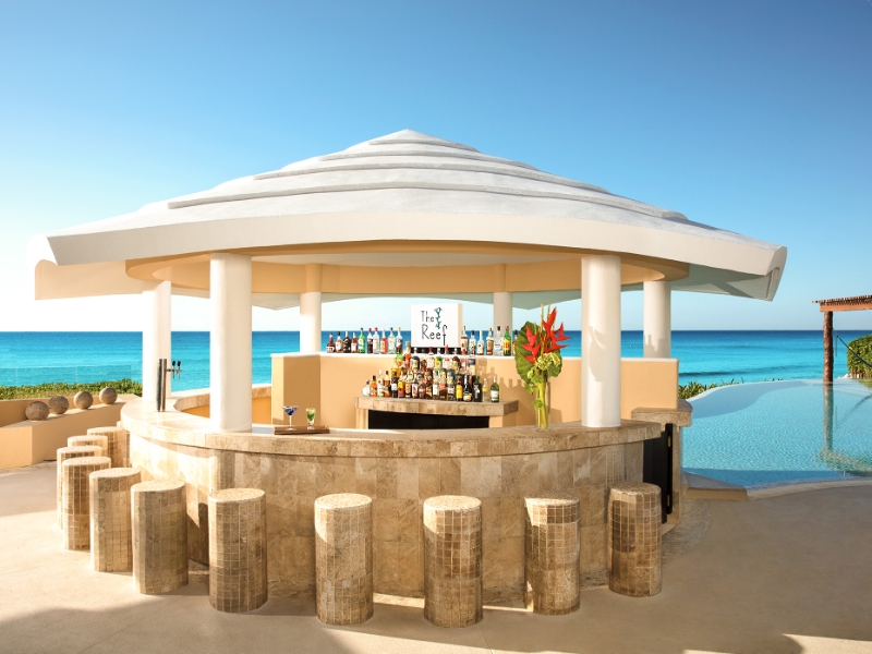 Bar The Reef