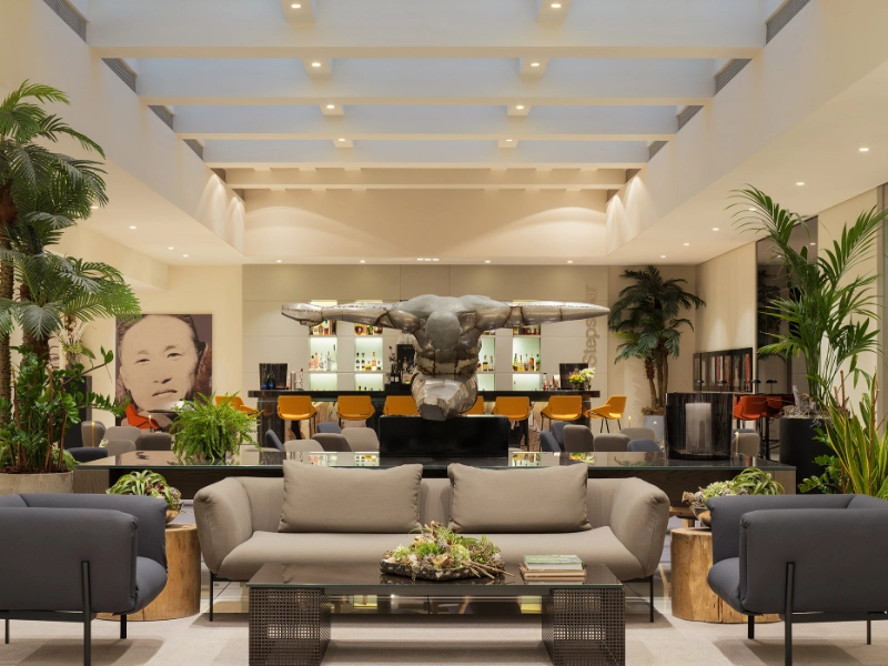 Steps Lobby Bar