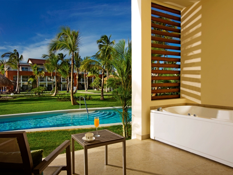 Allure + Xhale Club Junior Suite Swim Up