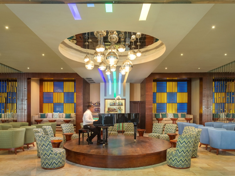 Piano Bar